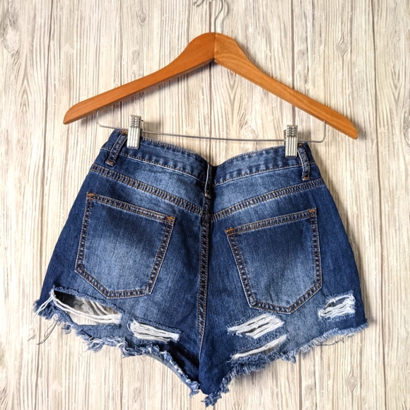 Fashion Nova Distressed Daizy Denim Jean Shorts - Picture 2 of 3
